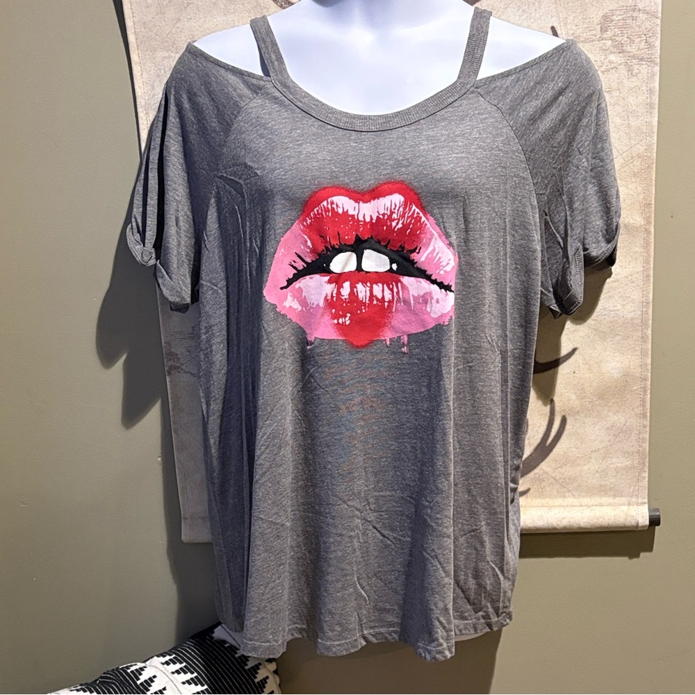 Torrid Gray Tee with Red Lip Print